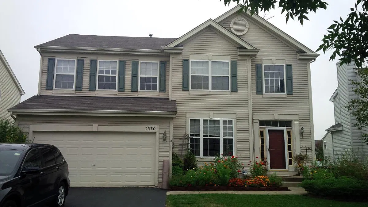 1570 Glenside Drive — Photo 1