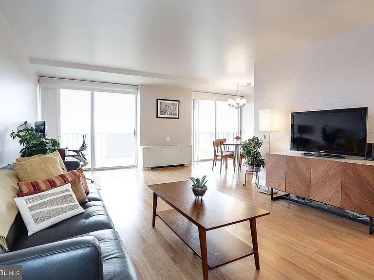 301 N Beauregard St #1-1007 — Photo 17