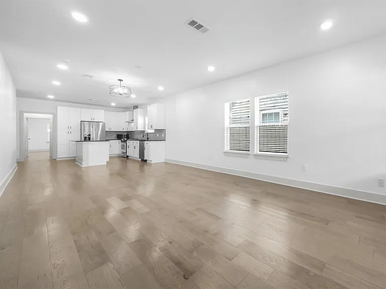 1809 Hardy St — Photo 6