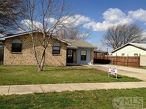 1st image of 402 Worthway Dr