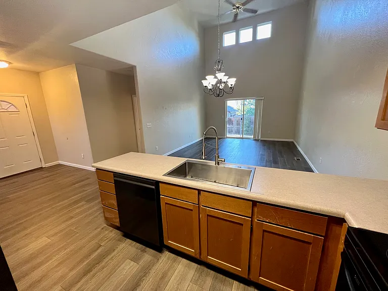 2635 Parkwood Village Ln — Photo 15