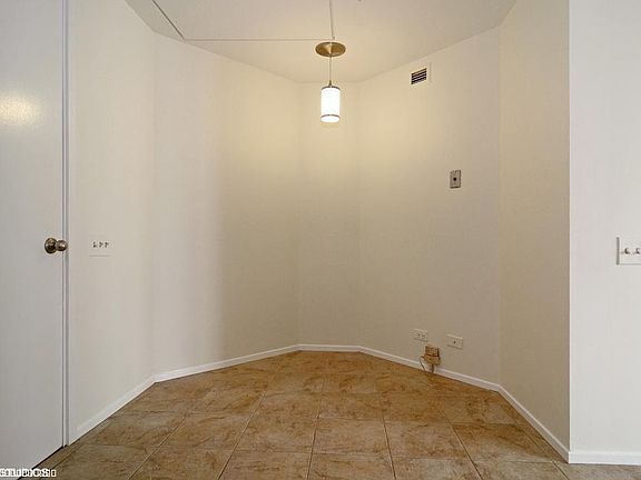 5th image of 7320 N Rogers Ave #715