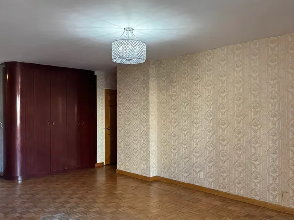 458 Neptune Avenue image 10 of 11