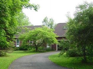 416 Potwine Ln, Amherst, MA 01002