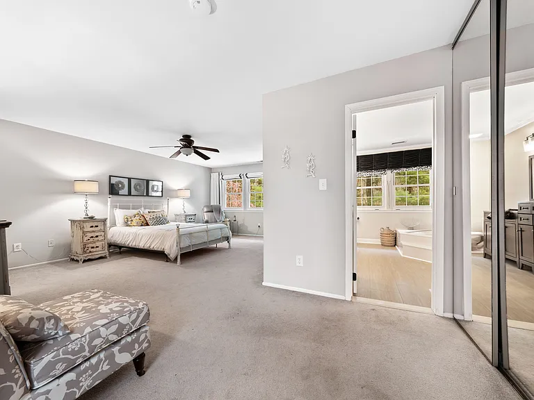 Colony Dr — Photo 14