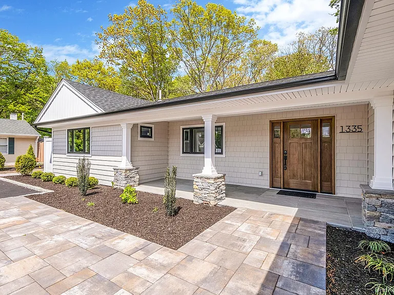1335 Stony Brook Rd — Photo 5