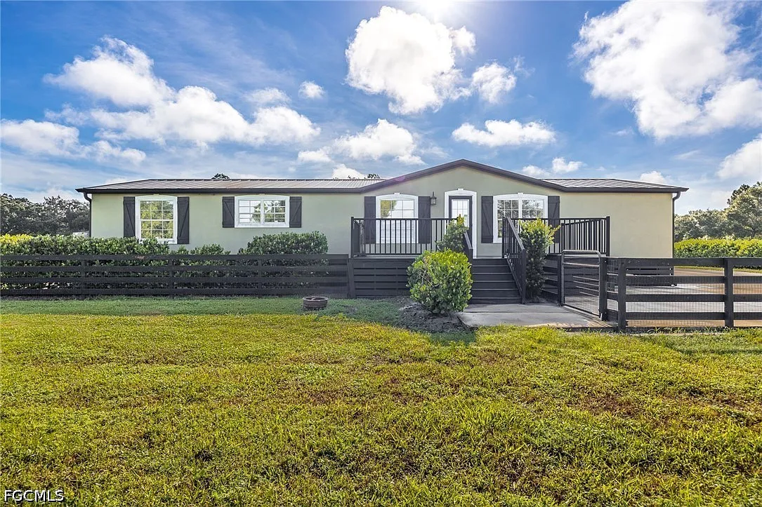4 bed, 2.0 bath, 1782 sqft, $2,750 — Photo 1