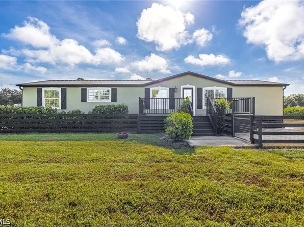 17700 Pronghorn St, Alva, FL 33920