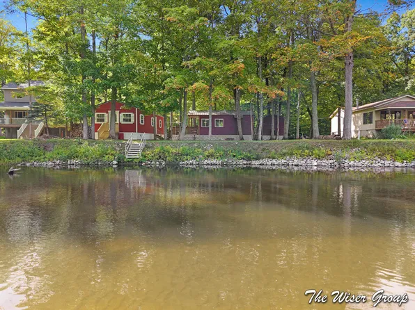 9516 Trout Dr, Sears, MI 49679