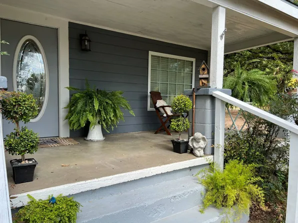 107 N Rennie St, Tishomingo, OK 73460