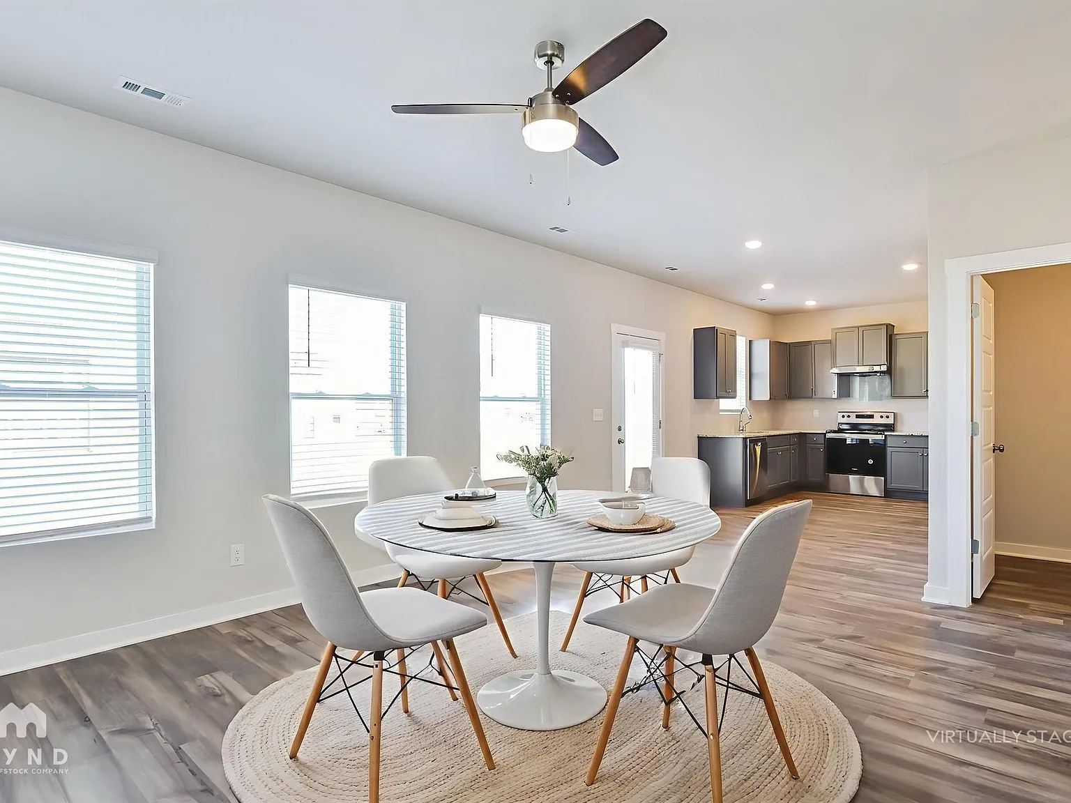 4 bed, 2.5 bath, 2091 sqft, $1,999 — Photo 4