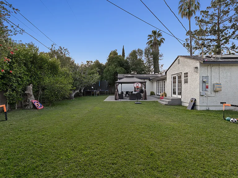 5835 Hillview Park Ave — Photo 63