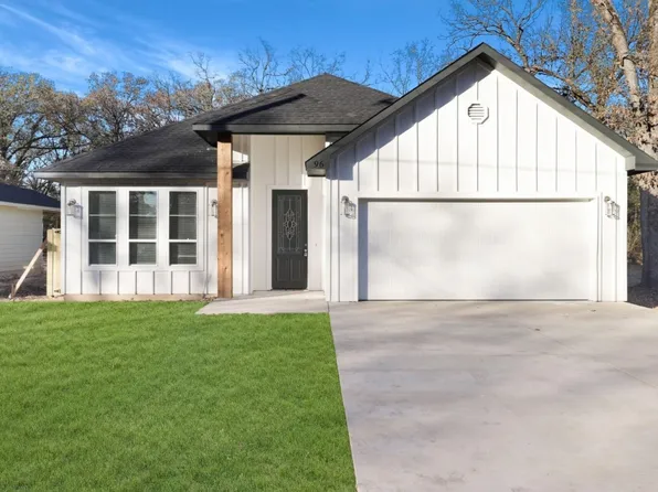 96 Indian Harbor Dr, Mabank, TX 75156