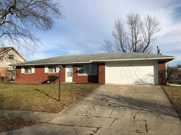 2445 N Saturn Dr, Indianapolis, IN 46229