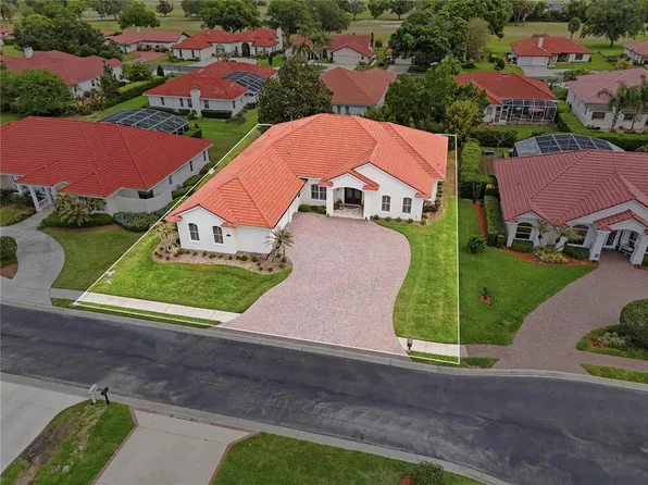 523 Greenway Dr, Lake Wales, FL 33898