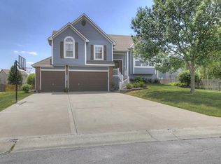 2504 SW Rustic Ct, Lees Summit, MO 64082