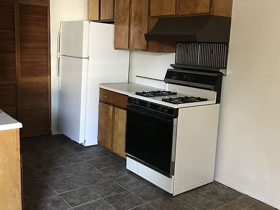 4th image of 905 N Brady St APT 2