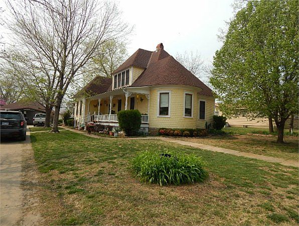1st image of 421 N Chautauqua St