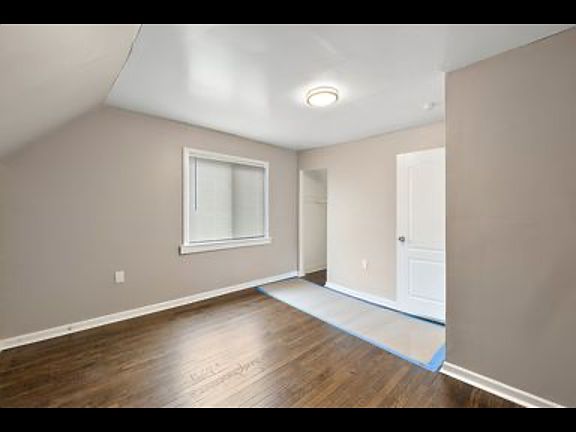 3rd image of 11336 Winthrop St