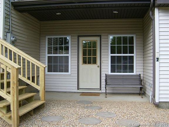 Common Breezeway Entry to M...