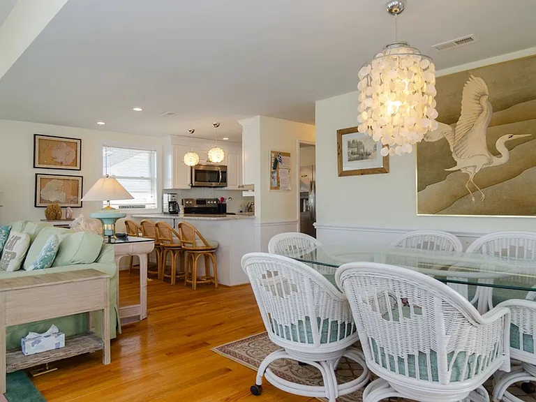 18 W Salisbury St #B — Photo 9