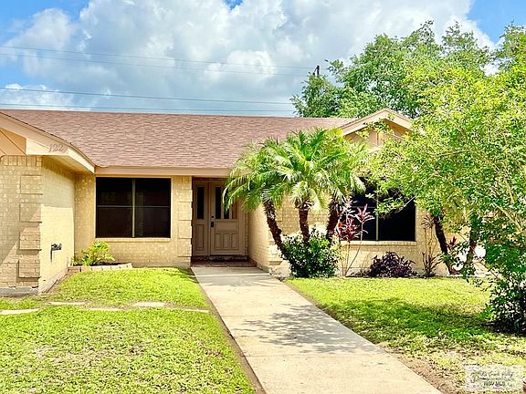 2nd image of 122 Regency Ct