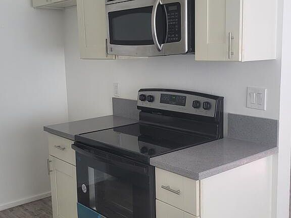 3rd image of 543 W 37th St APT 1