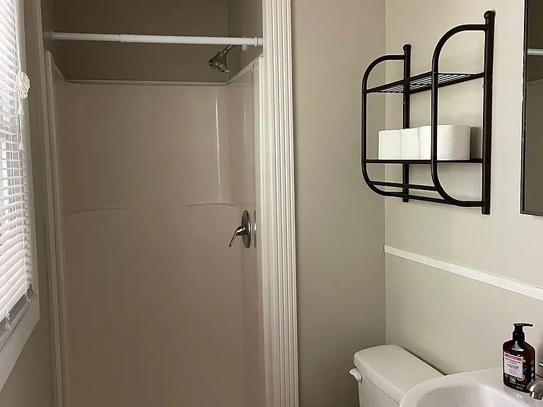 956 Seville Dr — Photo 25