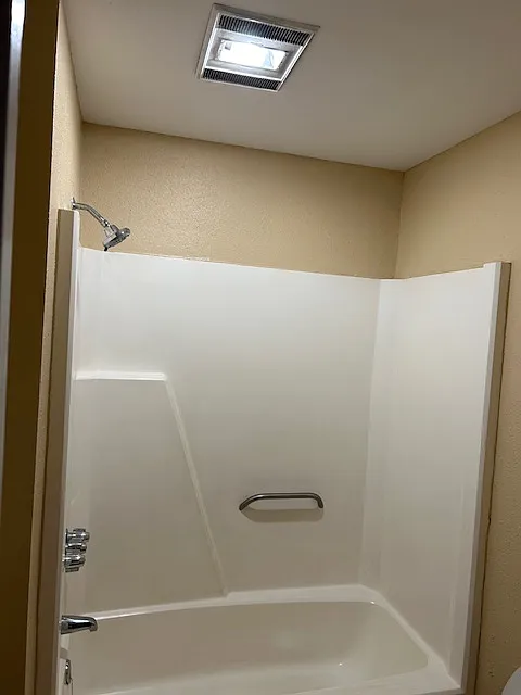 2 bed, 1.5 bath, 1000 sqft, $1,200 — Photo 3