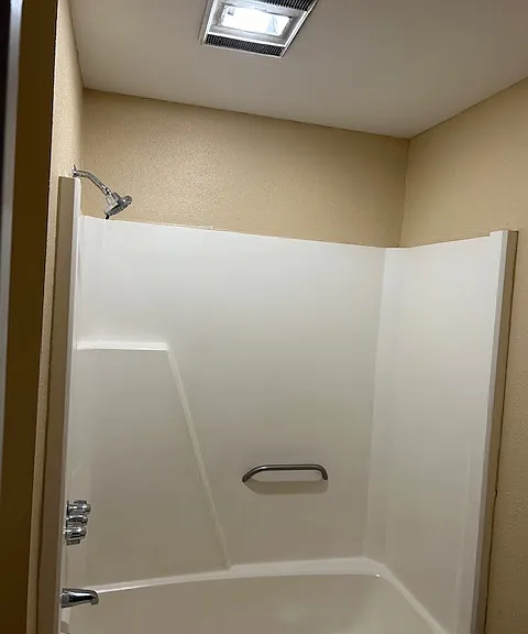 909 Aspen Ct #D — Photo 3