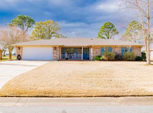 9055 Fairway Dr, Foley, AL 36535