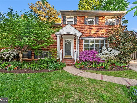 2nd image of 2905 Maplewood Pl
