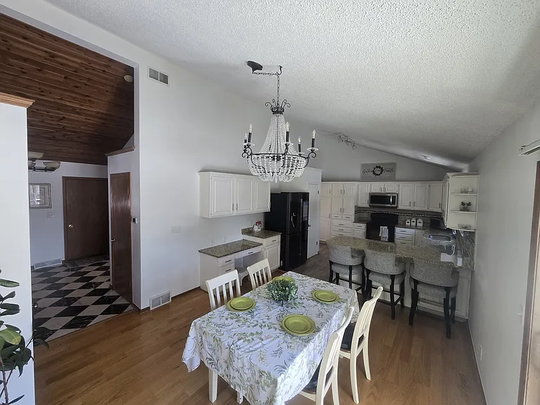 8145 S White Oak Dr — Photo 8