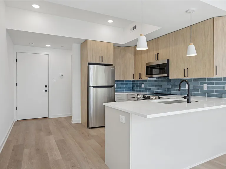 2020 Frankford Ave #306 — Photo 3