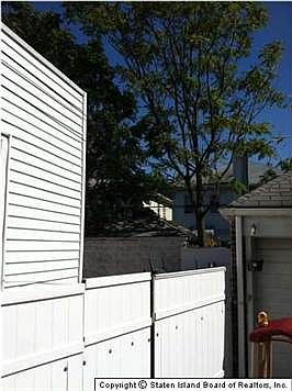3rd image of 1419 E 58th St