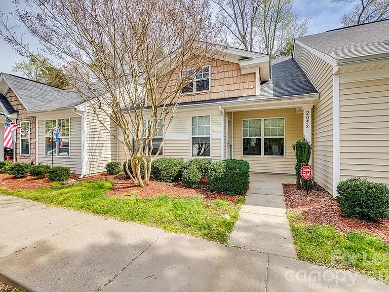 2052 Shady Pond Dr — Photo 26