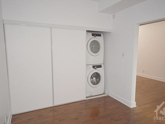 5th image of 360 Cumberland St #107
