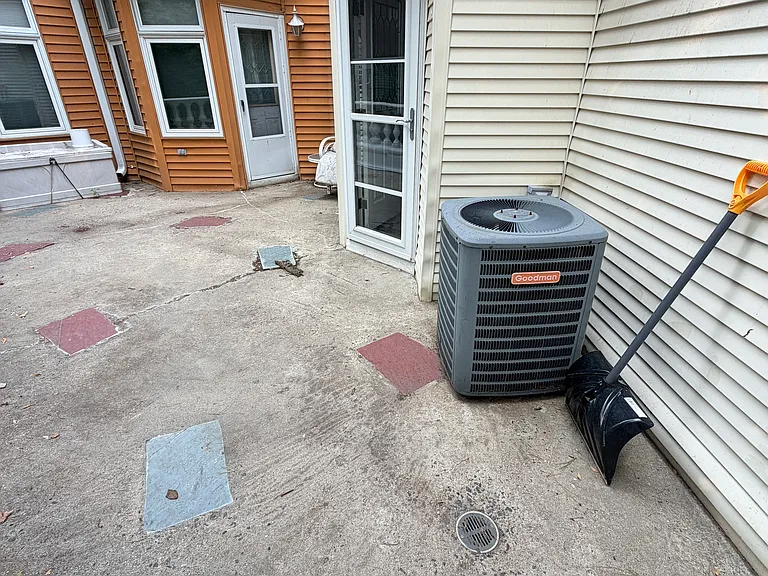 100 1st St #5 — Photo 19
