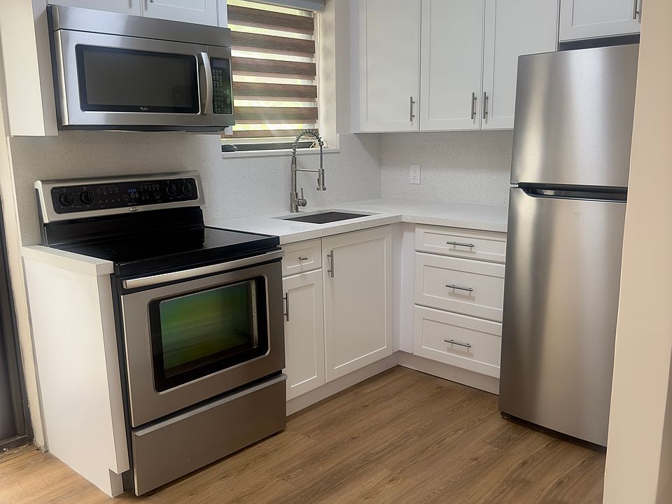 New kitchen cabinets and appliances
