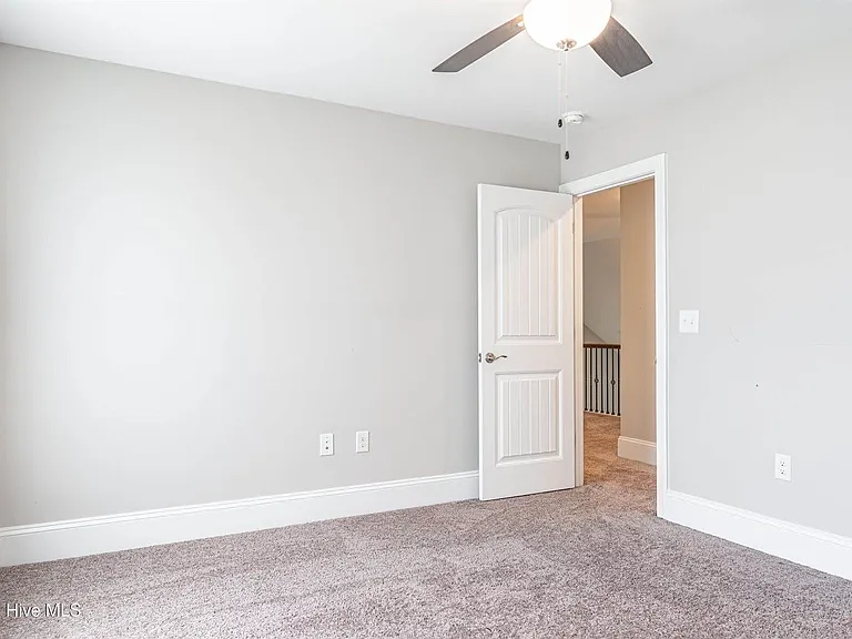 315 Mashie Ct — Photo 23