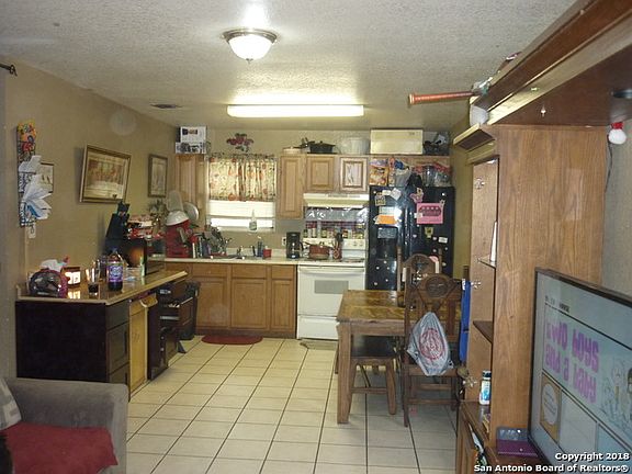 4th image of 419 Amires Pl