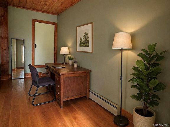 3rd image of 1538 Albany Post Rd #2