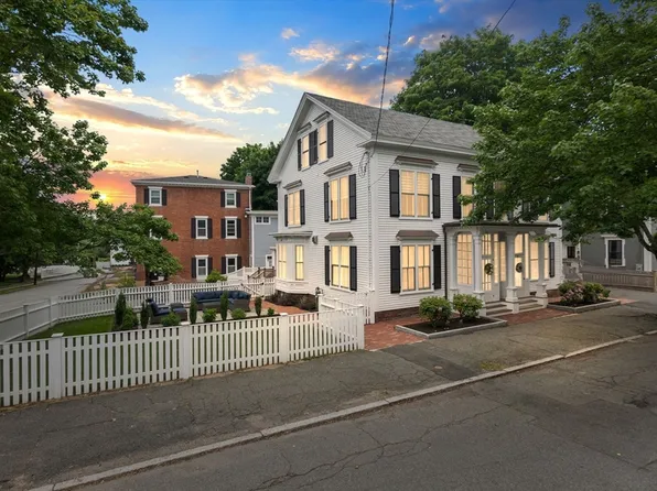 72 Washington St, Newburyport, MA 01950
