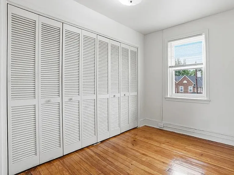 770 E Washington Ave — Photo 13