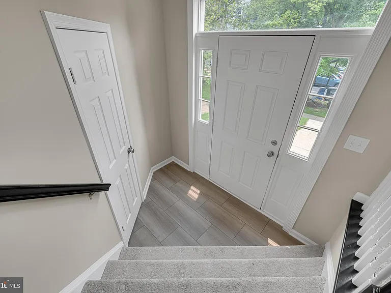 8101 Chelaberry Ct — Photo 4