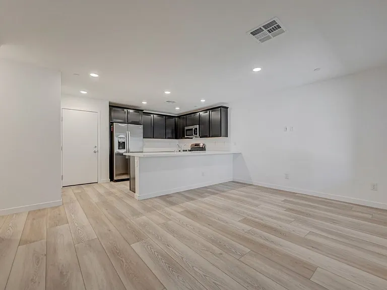 10772 Paget Ct — Photo 4