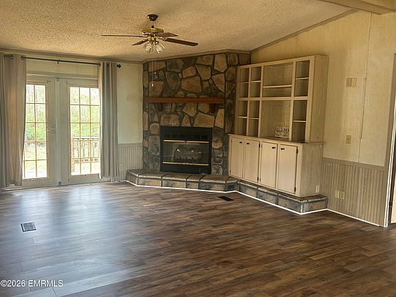 2nd image of 365 Stamper Pond Rd