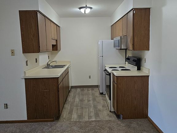 3rd image of S69W15132 Cornell Cir APT 6