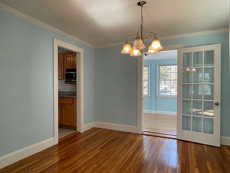 139 Oakdale Rd — Photo 17