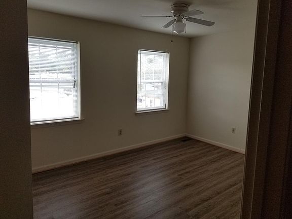 4th image of 1351 Fairmont Dr